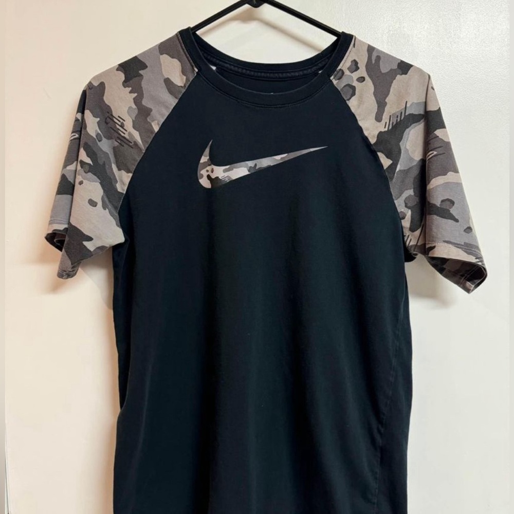 Boy’s Sz XL Nike T-Shirt